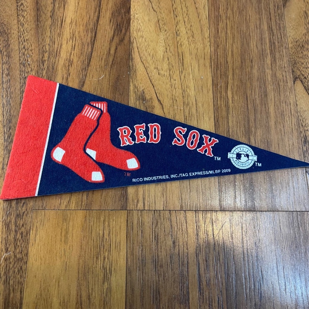 Boston Red Sox Mini Pennant MLB Rico Industries 2009 Navy Blue Red Felt Flag 9in